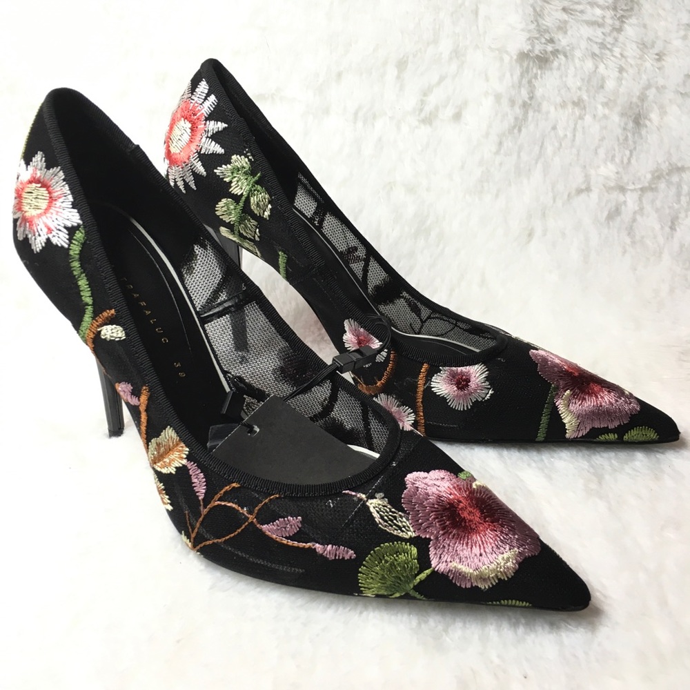 Zara Zapato Black Mesh Embroidered Floral Pumps